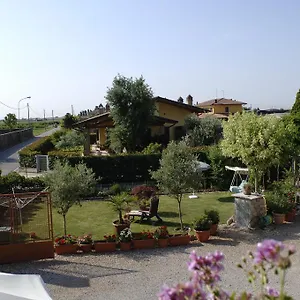 https://bb-il-girasole-roverbella.hotelinveneto.com